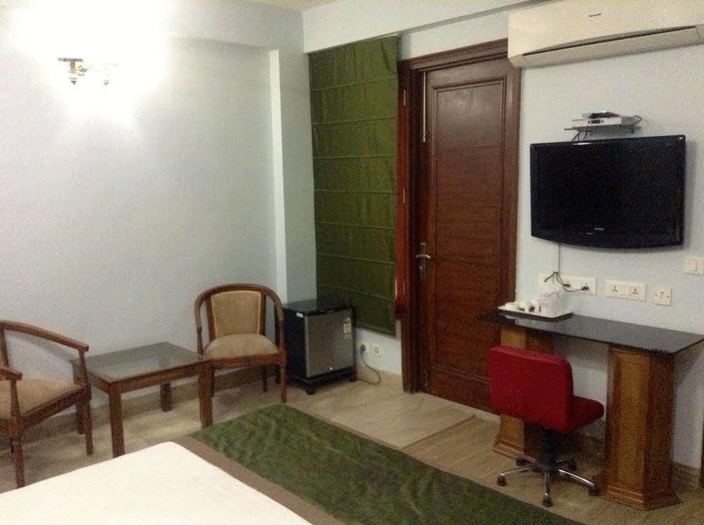 Skylink Suites Bed&Breakfast Neu-Delhi Exterior foto