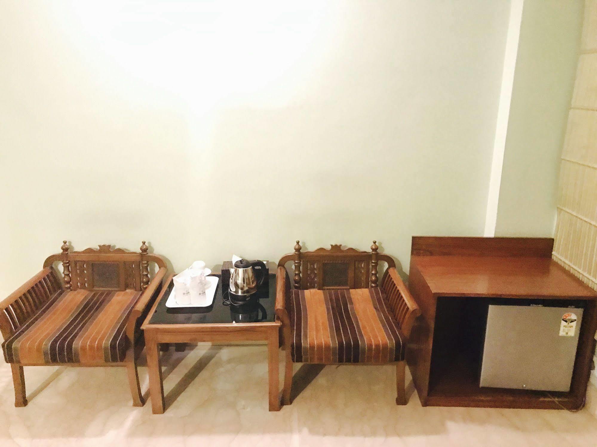 Skylink Suites Bed&Breakfast Neu-Delhi Exterior foto